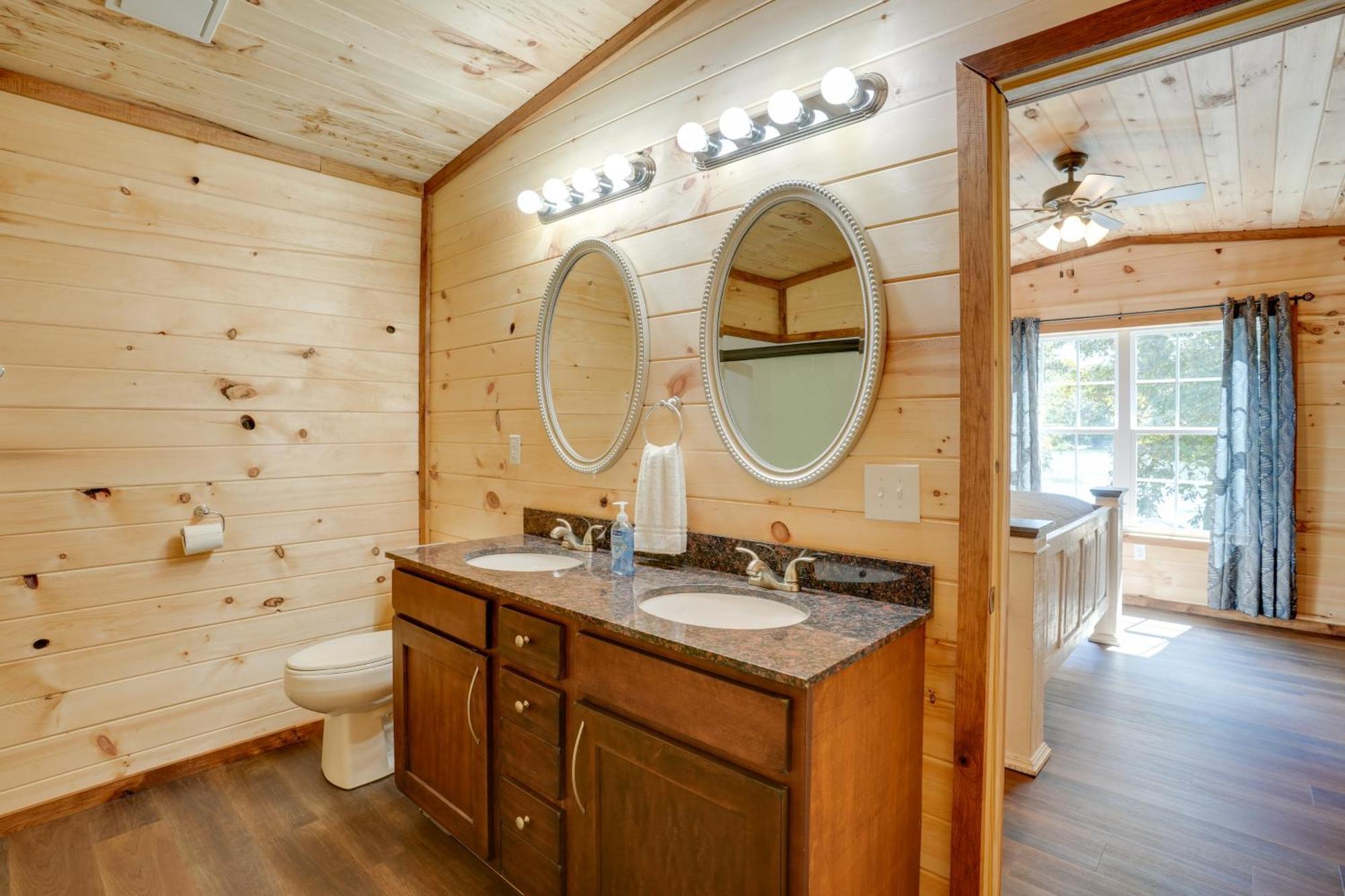 Lakeside Trenton Cabin On 7-Acre Property! Buitenkant foto